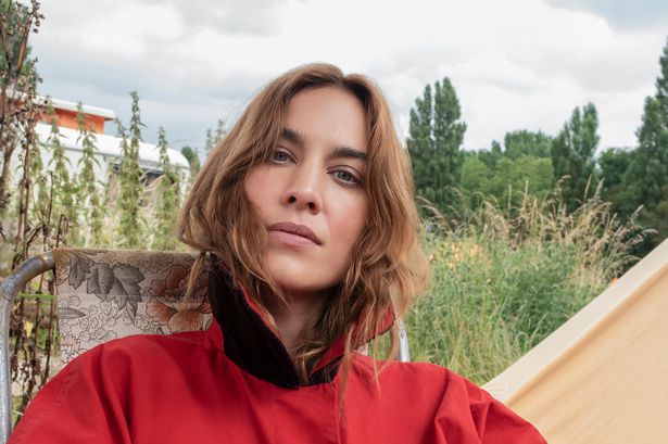 Barbour's The Edit by Alexa Chung عاد مع الربيع