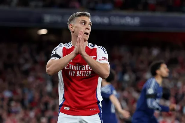 يمكن السماح Leandro Trossard بمغادرة Arsenal هذا الصيف