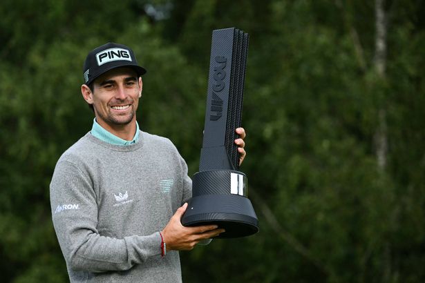 يطرح Joaquin Niemann لقب Liv Golf UK
