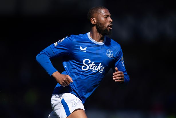 Beto of Everton in Action خلال مباراة الدوري الممتاز بين Everton FC و Ipswich Town FC في Goodison Park في 3 مايو 2025 في ليفربول ، إنجلترا