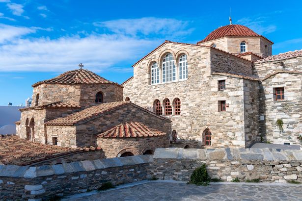 Panagia ekatontapiliani