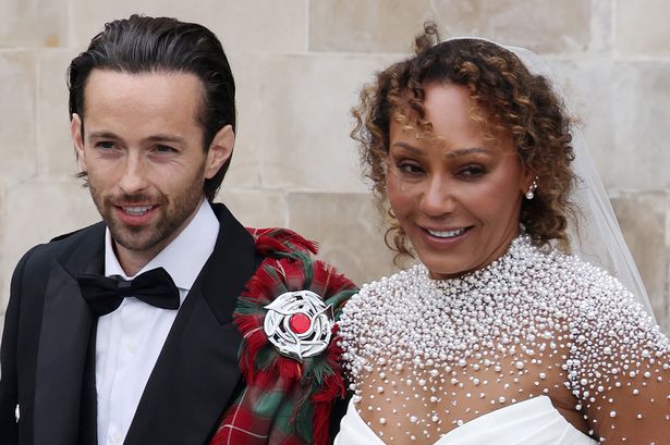 يشارك Mel B زفاف Mel B الجميلة بعد ربط العقدة مع Rory McPhee
