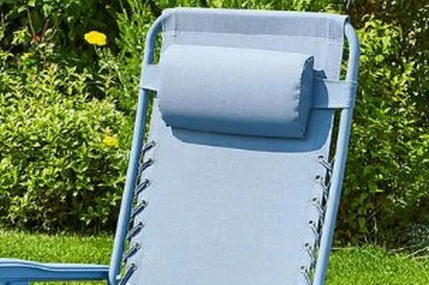 يعد Helsinki Lounger أحد العناصر الأكثر شعبية في الحدائق المتوفرة في Dunelm