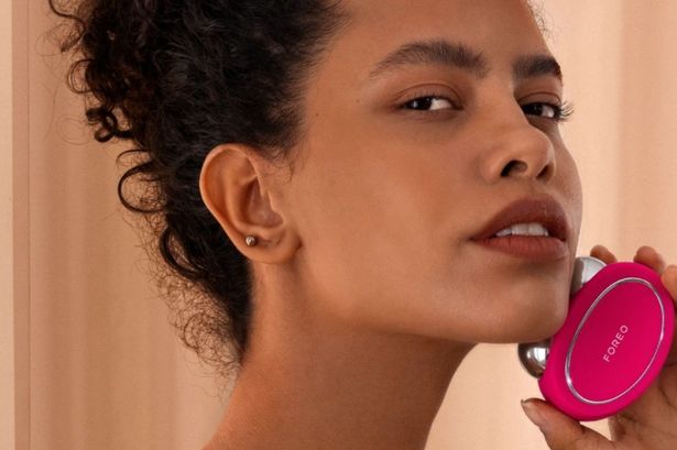 Foreo Bear Smart Microcurrent Device