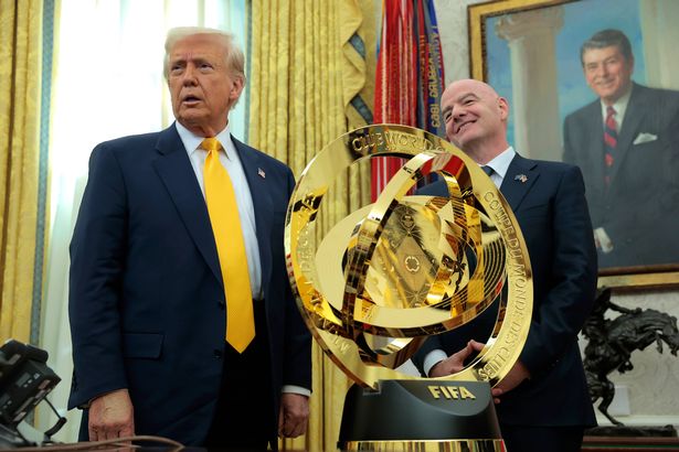 ترامب و infantino في البيت الأبيض
