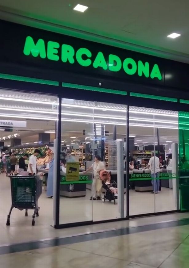 هزمت كارولينا عن ميركادونا ، سوبر ماركت إسباني