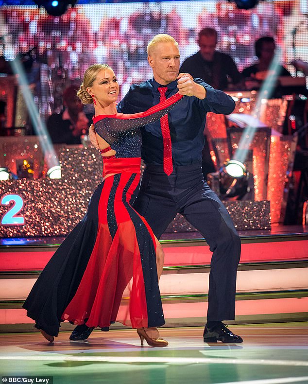 تنافس Iwan على برنامج BBC Come Come Dancing في عام 2015 ، حيث كان شراكة مع Ola Jordan