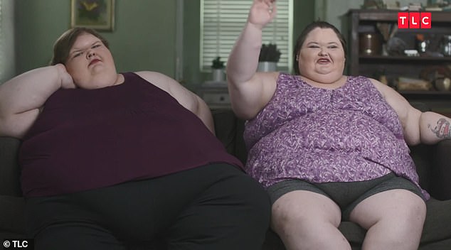 شوهد Tammy (L) مع الأخت آمي (ص) قبل الجراحة في برنامج TLC الذي جعلهم أسماء منزلية