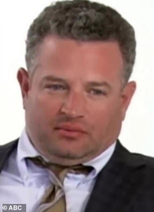 يبدو نجم Clueless Justin Walker لا يمكن التعرف عليه بعد 30 عامًا من إصدار كوميديا المدرسة الثانوية الشهيرة (في الصورة 2019)