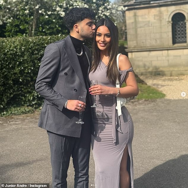 يأتي بعد أن ظهر جونيور أكثر من أي وقت مضى مع ياسمين حيث كان الزوجان معبدون على PDA في سلسلة من اللقطات الجديدة المحبوبة