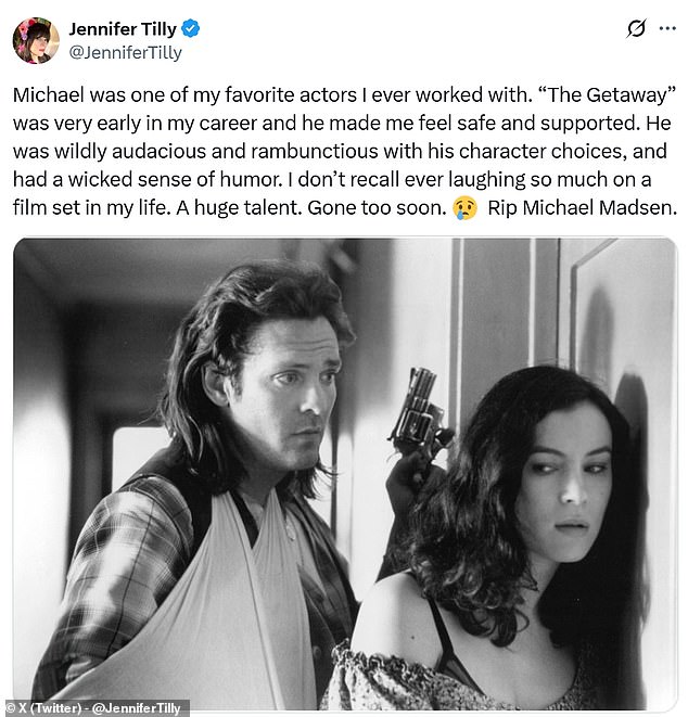 قامت جينيفر تيلي بتغريد نفسها في فيلم The Getaway ، الذي قام ببطولته مع أليك بالدوين وكيم باسنجر وجيمس وودز