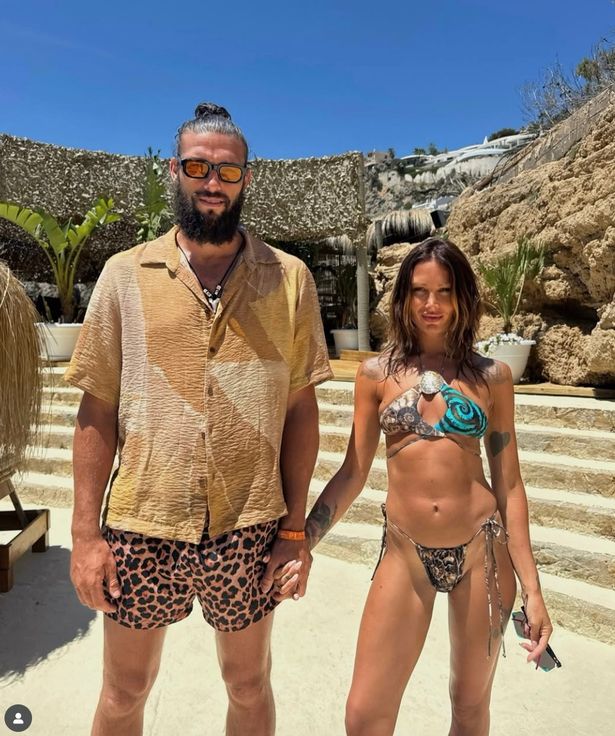 آندي كارول ولو