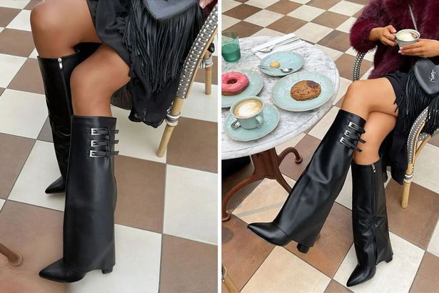 قم بطي أحذية عالية في الركبة مع أبازيم