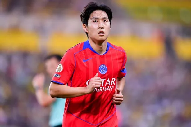 Lee Kang-in خلال Nantes vs PSG