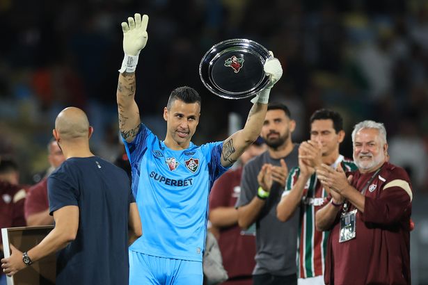 Fluminense تكريمًا لبابيو بسبب إنجازه في سجله