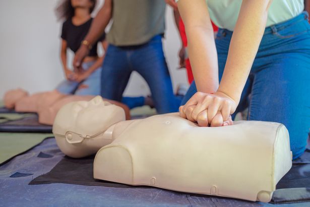 CPR أمر حيوي لإعطاء ضحايا القلبية أفضل فرصة