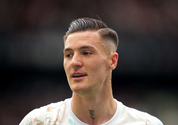 ينظر Benjamin Sesko من RB Leipzig خلال 1. مباراة البوندسليجا بين Eintracht Frankfurt و RB Leipzig في Deutsche Bank Park ، فرانكفورت ، ألمانيا ، في 26 أبريل 2025.