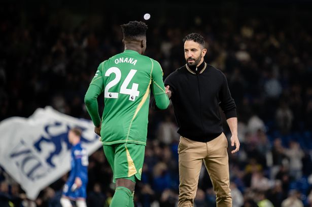 روبن أموميم يهز يد أندريه أونانا