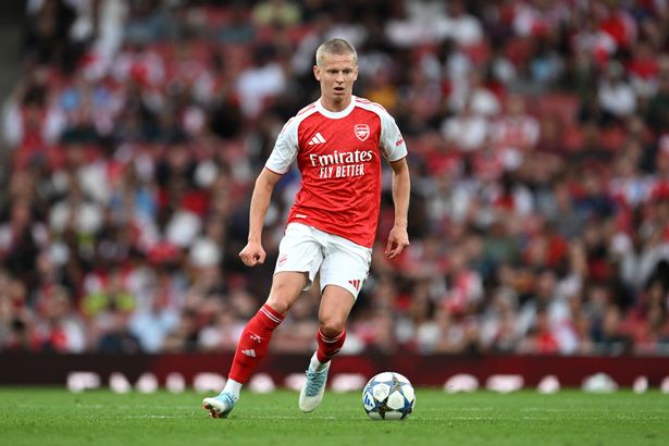 لندن ، إنجلترا - 06 أغسطس: يسيطر Oleksandr Zinchenko من Arsenal على الكرة خلال المباراة الودية قبل الموسم بين آرسنال وفياريال في استاد الإمارات في 06 أغسطس 2025 في لندن ، إنجلترا. (تصوير ستيوارت ماكفارلين/أرسنال FC عبر Getty Images)