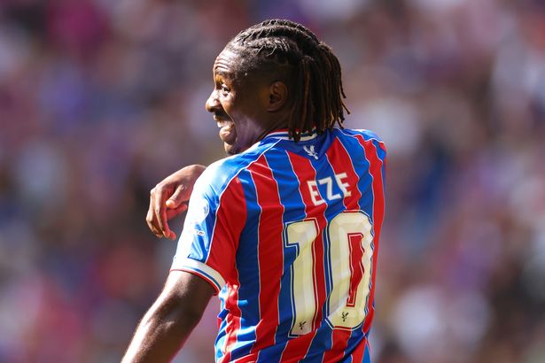 Eberechi Eze of Crystal Palace خلال مباراة درع مجتمع FA لعام 2025 بين Crystal Palace و Liverpool على ملعب Wembley في 10 أغسطس 2025 في لندن ، إنجلترا.