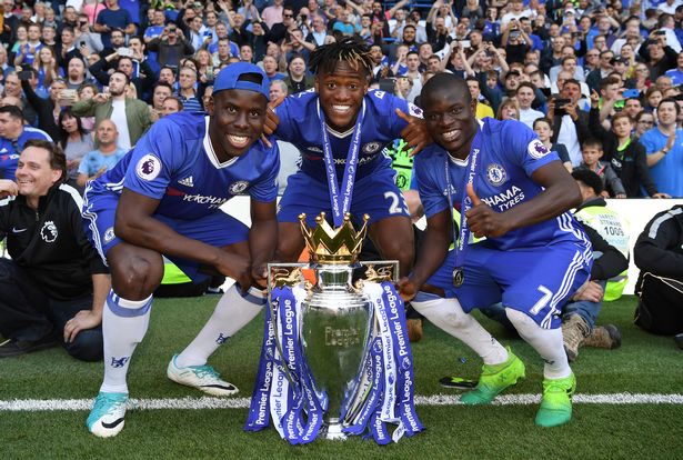 N'Golo Kante يحتفل بلقب تشيلسي 2016-17