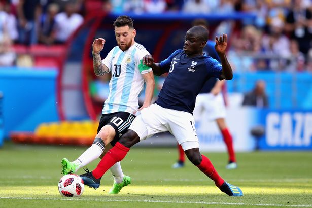 N'Golo Kante يقاتل مع ليونيل ميسي في كأس العالم 2018