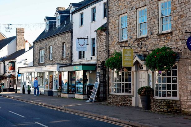 Cowbridge - مدينة سوق في Vale of Glamorgan ، ويلز