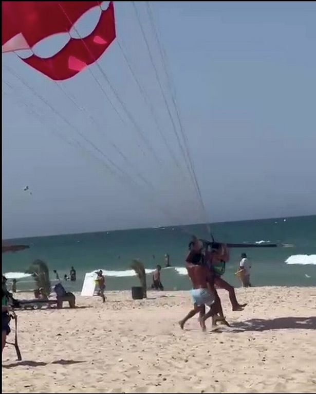 تقول ميشيل ويلسون ، 52 عامًا ، إن الرجل ضغط على نفسه وتلقيها خلال رحلة التشويق.