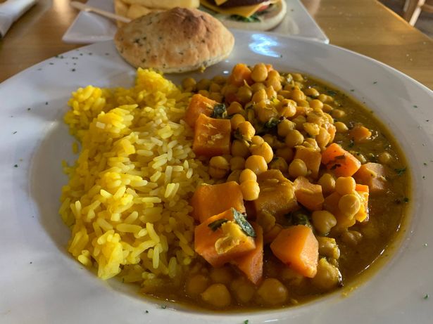 كاري البطاطا الحلوة في فندق Boat Inn ، Stoke Bruerne