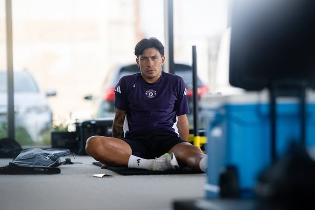 Lisandro Martinez خلال جولة مانشستر يونايتد الصيفية