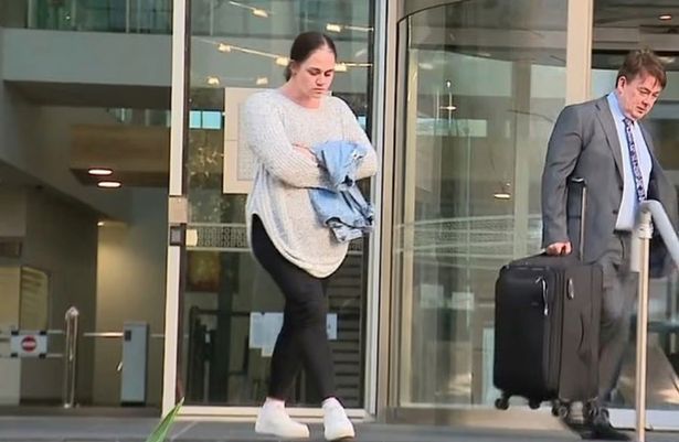 مونيك إيلين بيرتون