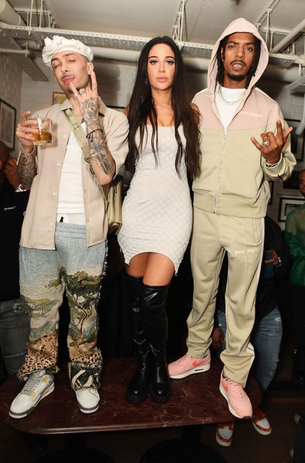 Dappy AKA Costadinos Contostavlos ، Tulisa AKA Tulisa Contostavlos و Fazer AKA Richard Rawson من N-Dubz يحضران إطلاق الألبوم الجديد N-Dubz 