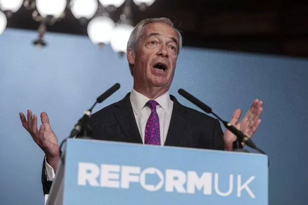 يشتهر Nigel Farage بمحاولة الاستفادة من الفرص السياسية عندما يعتقد أنه قد يكتسب أكثر