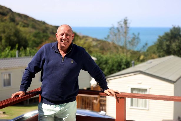 بول ويليامز في Troedrhiwgam Caravan Park