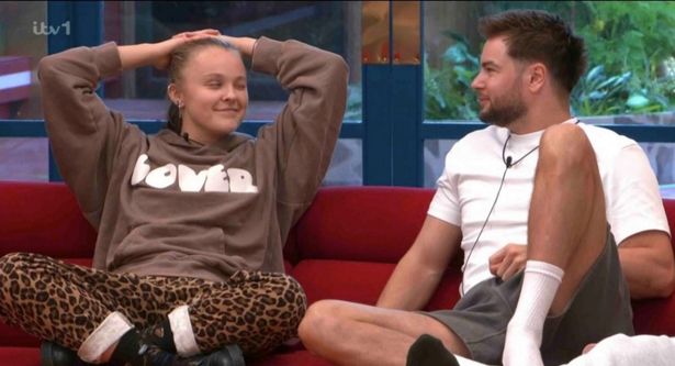Jojo Siwa و Chris Hughes