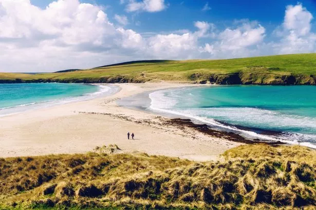 Tombolo يربط ST Ninian Isle 
