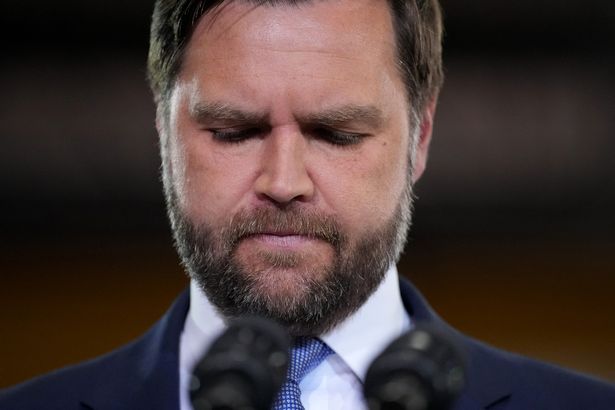 أخبر JD Vance USA Today أنه سيكون مستعدًا للدخول إلى أحذية ترامب إذا حدث الأسوأ
