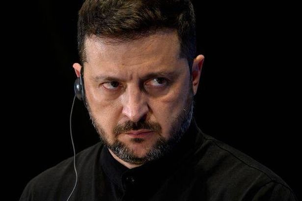قال الرئيس الأوكراني فولوديمير زيلنسكي إنه لا يجب أن يتركه محادثات السلام