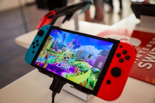 وحدة تحكم Nintendo Switch في متجر Nintendo 