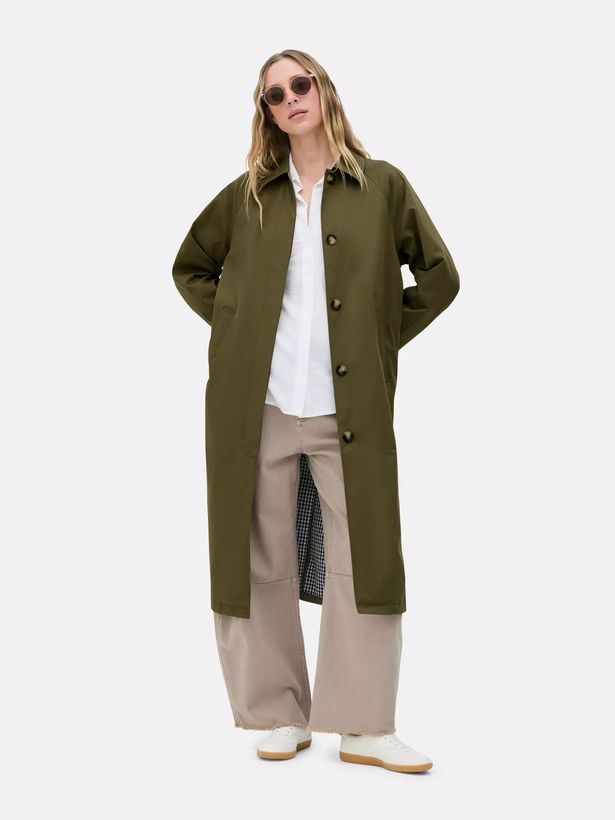 يتوفر MAC Longline Mac من Primark بلونين