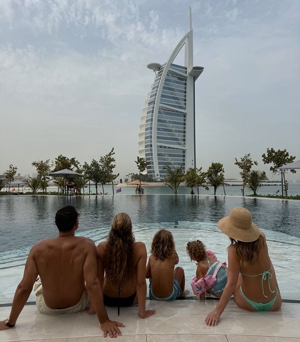 انتقل ريو ، 46 عامًا ، وكيت ، 33 عامًا ، من بروملي ، جنوب شرق لندن ، إلى الإمارات العربية المتحدة المشمسة