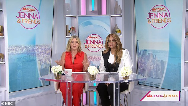 حتى أن وحي تايرا بدا وكأنه يخرج الطاقم ، الذي يمكن سماعه يتفاعل في اشمئزاز لاعتراف أظافرها