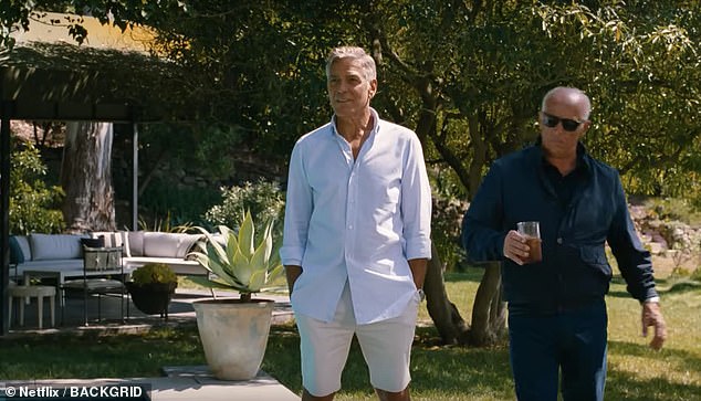الفيلم من إخراج زوج غريتا وزميله باربي كاتب نوح بومباش ، الذي كتب السيناريو إلى جانب الممثلة البريطانية إميلي مورتيمر