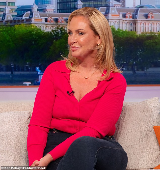 تم الإعلان عن عرض جوزي الجديد ، Josie Gibson's Big Country ، الشهر الماضي - لقد سمحت السلسلة المكونة من سبعة أجزاء للكاميرات باتباع رحلتها لتحويل ممتلكاتها الضخمة إلى وسادة حديثة