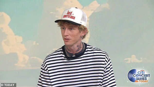 تابع MGK (من مواليد كولسون بيكر): 