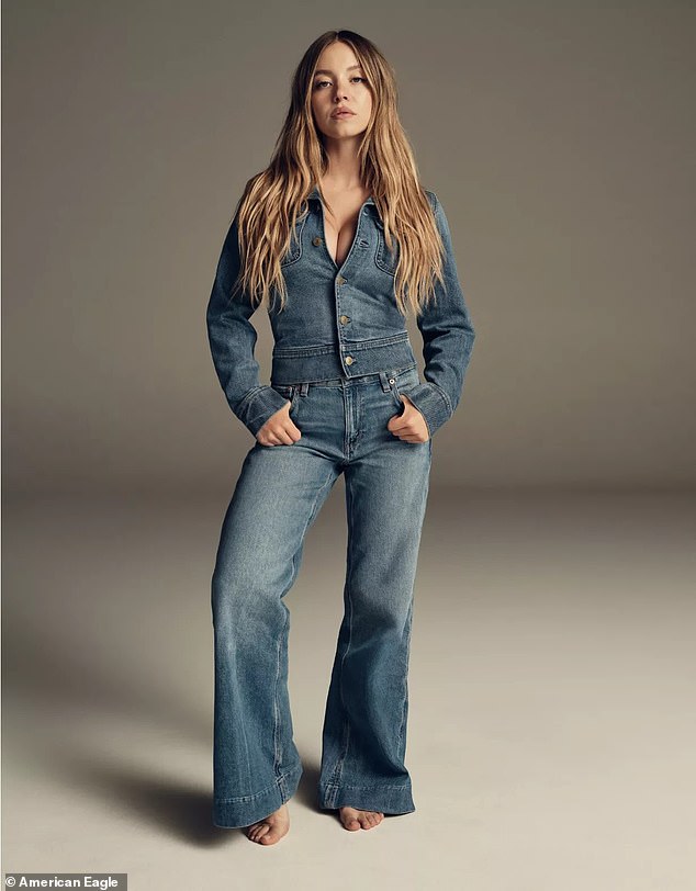 دافع American Eagle عن Sweeney وسط انتقادات عبر الإنترنت للحملة الإعلانية للنجمة مع الشركة