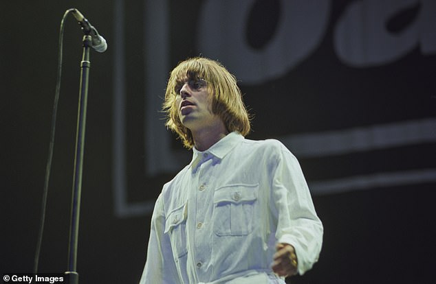 سيحتفل The Gigs بالذكرى الثلاثين لحفلات صنع التاريخ في Britpop Legends لعام 1996 وستشاهد سجل نويل وليام غالاغر روبي ويليامز لثلاث ليال في مكان هيرتفوردشاير (في الصورة ليام في كيبوورث هاوس في أغسطس 1996)