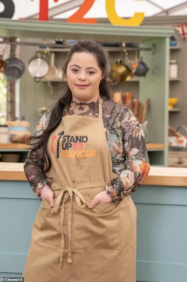 بدقة ليست أول غزو إيلي في مسابقات المشاهير حيث ظهرت في Great Bake Bake Off's Stand Up to Cancer Celebrity Special في وقت سابق من هذا العام