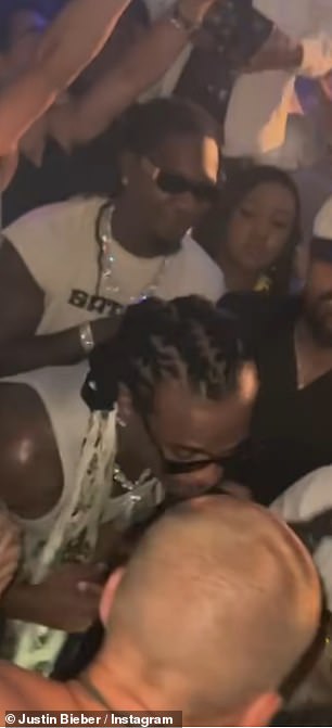 في ألبوم جوستين الجديد على Instagram عن حفلة Zouk ، قام أيضًا بنشر مقطع فيديو تم التقاطه من حشد من المحتفلين على حلبة الرقص بما في ذلك هو و Kyle