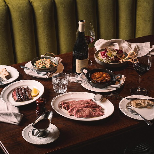 حتى قبل ذلك ، أصبحت Trattoria الأنيقة بمثابة مشاركة في ميليسا ليونج وسام جيشتاج وأبي تشاتفيلد وسيلفيا جيفريز